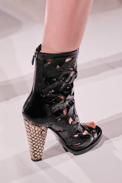 Look 24